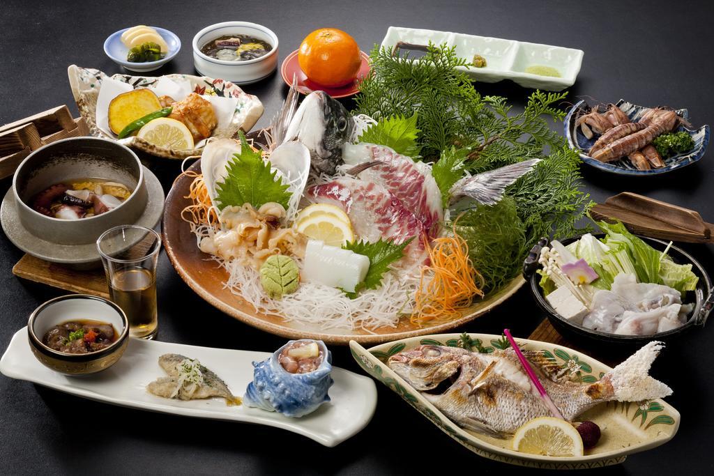 Hiyoshien Hotel Minamichita Buitenkant foto